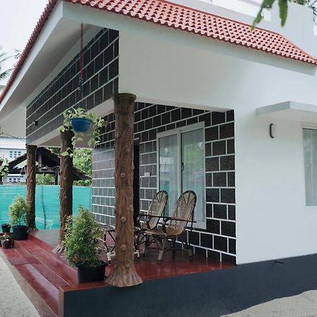 Villa Marari Red Angel à Mararikulam Extérieur photo